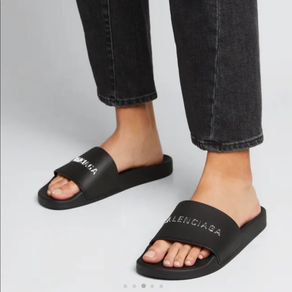 Black Balenciaga rubber pool slide with contrast logo upper. Size 6